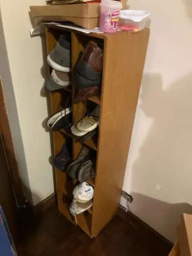 Sapateira de madeira para organizar seus sapatos
