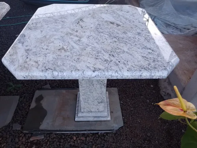 Mesas em granito a partir de R$690,00