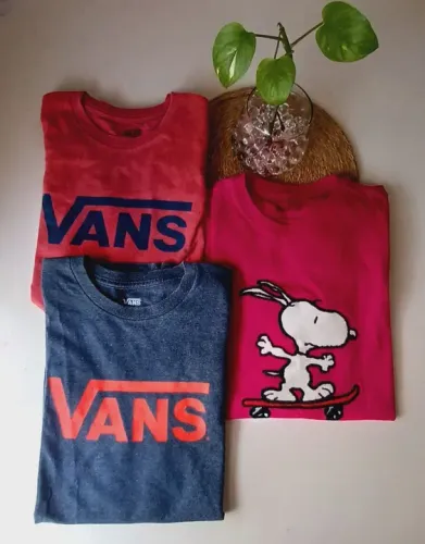 camisas Vans e (Snoopy já foi vendida)