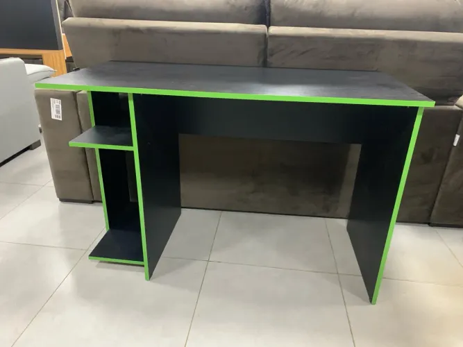 MESA GAMER QMOVI - R$ 350,00 A VISTA