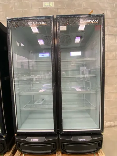 EXPOSITOR VERTICAL CONVENIÊNCIA 2 PORTAS GCBC-950 - GELOPAR 