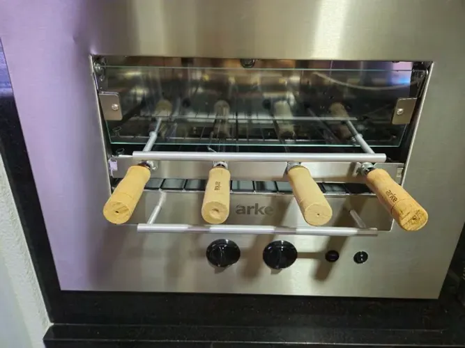 Churrasqueira Embutir Gás 4 espeto Arke