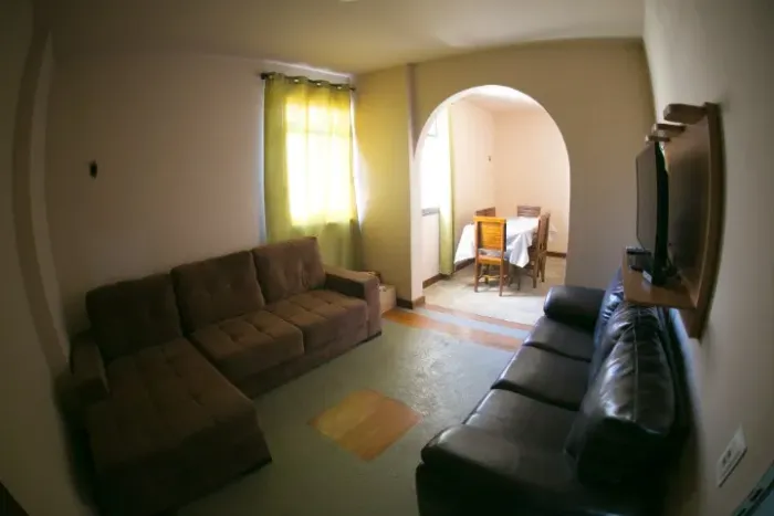 APARTAMENTO MOBILIADO COM EXCELENTE LOCALIZAÇÃO.