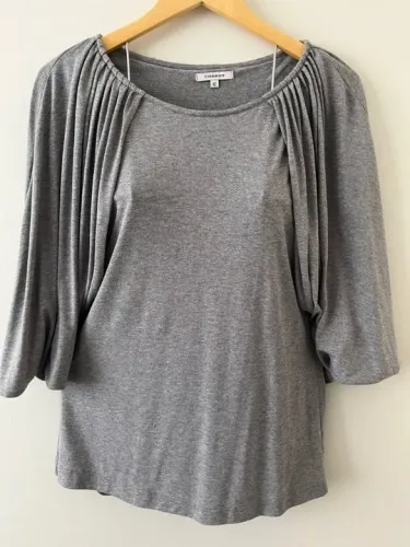 blusa cinza
