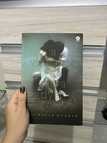 Livro A Vingança de Mara Dyer - Volume 3