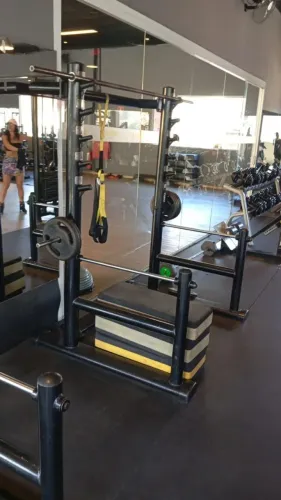 Estação de Agachamento Livre - CyberGym