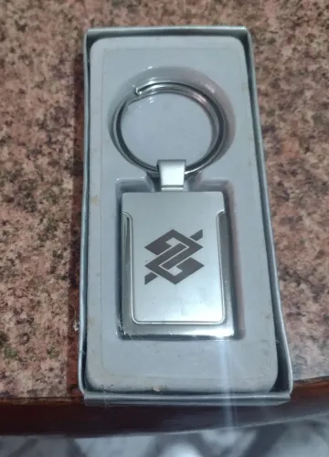Um bonito Chaveiro com Logo do Banco do Brasil. em Ótimo estado de conservação.