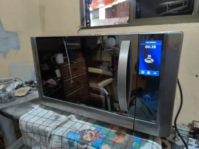 Microondas Electrolux 43 Litros MTX52 I-Kitchen Touch Screen intar inoxidável 