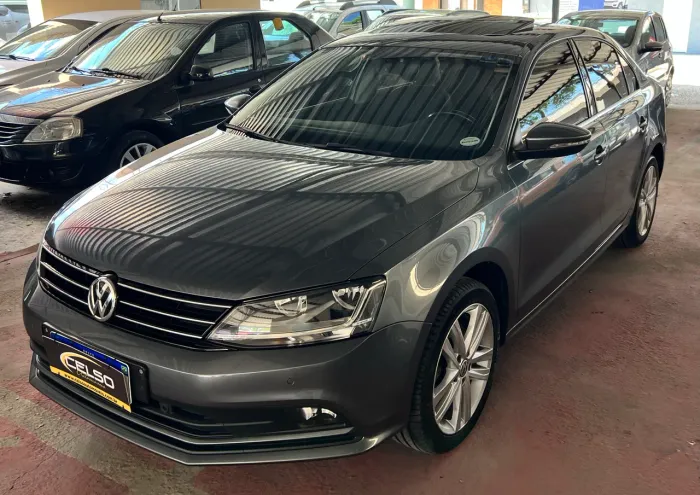 Volkswagen Jetta Highline 2.0 TSI com Km baixo 
