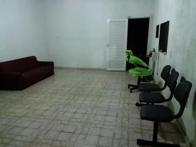 Casa à venda em Goiânia, Jardim das Aroeiras, com 3 quartos, com 306 m²