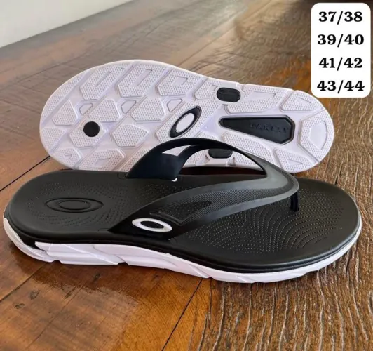 SANDÁLIAS OAKLEY<br><br>R$70,00 comissão R$7,00