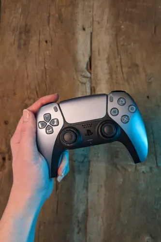 Controle PS5 Prata - Conforto e Performance na Multivendas Store