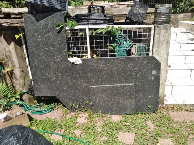 Mesa de Granito em Ótimo Estado