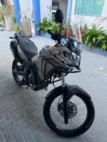 Sahara Adv 2025 com 420km rodados