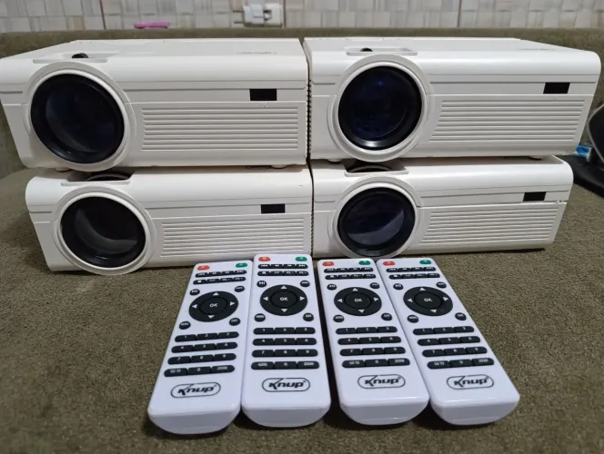 Projetor pela metade do preço, novos