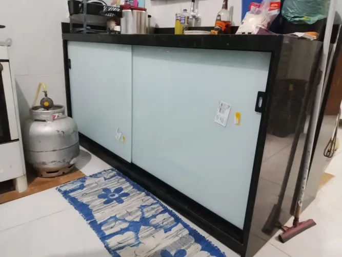 Box em vidro temperado para balcão de pia.