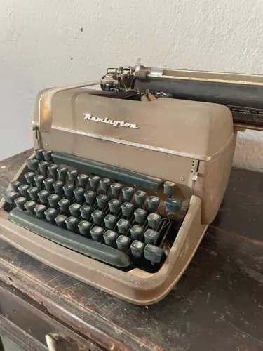 Máquina de escrever Remington - RELÍQUIA