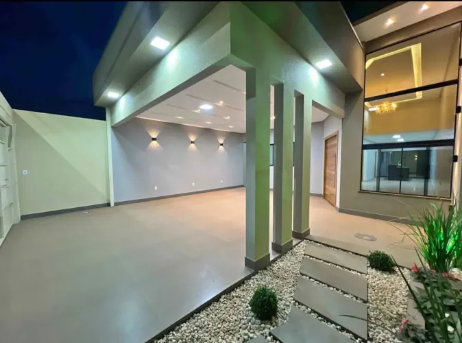 - CASA NO ARAÇAGI