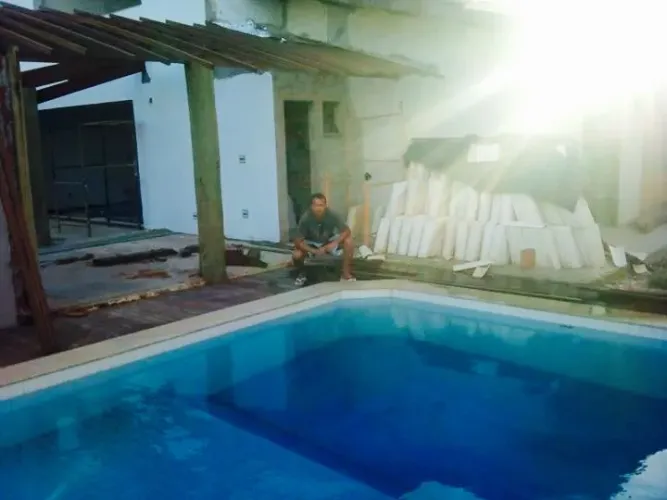 Construção e reformas em piscinas de alvenaria e concreto armado.