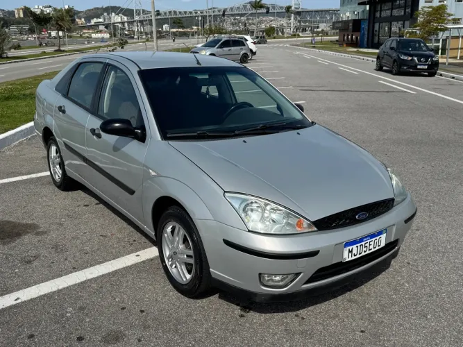 Ford Focus Sedan 2.0 16v/2.0 16V Flex 4P Aut. 2005