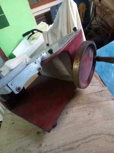 Cortador de Frios Antigo