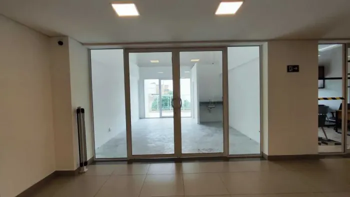 Loja - / Comercial / Centro