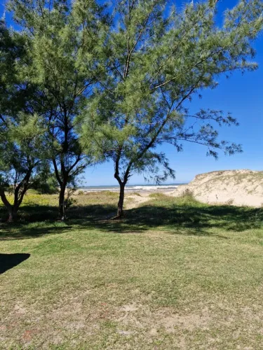 Terreno incrível a beira mar em Salinas. Registrado e Escriturado metros da praia!