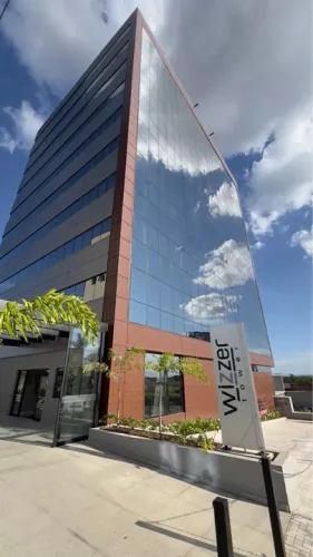 Oportunidade sala comercial no Edifício Wizzer Tower em Varginha