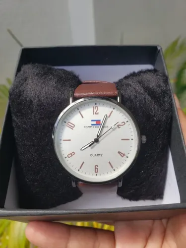 Relógio Tommy Hilfiger De Couro Quartzo Novo (Garantia)