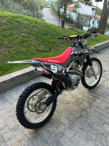 CRF 250F - 2024 - Muito nova
