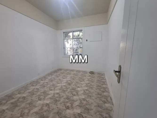 Apartamento térreo 2 quartos com portaria