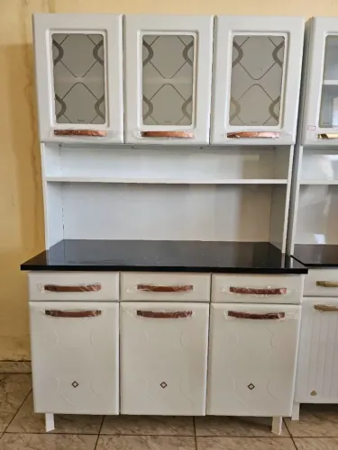 Armário de cozinha modelo grande novo
