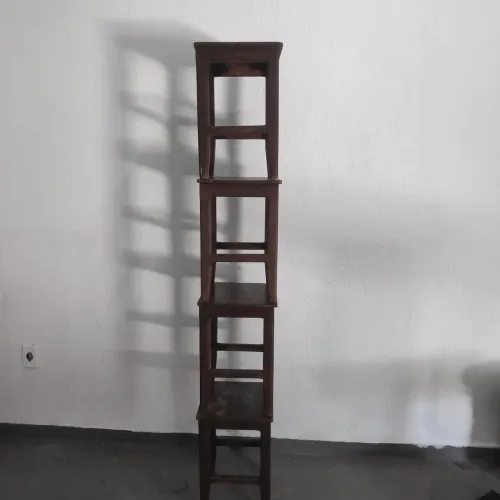 4 Conjunto de Banquetas de Madeira