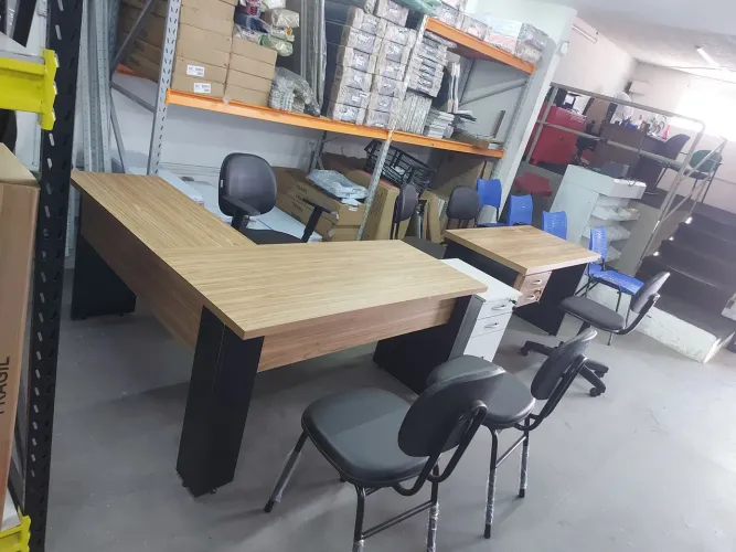 MESAS P ESCRITORIO E NA LOJA CENTERACO * 