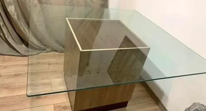 Mesa de jantar tampo de vidro
