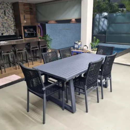MESA RETANGULAR DE ALUMÍNIO RIPADA