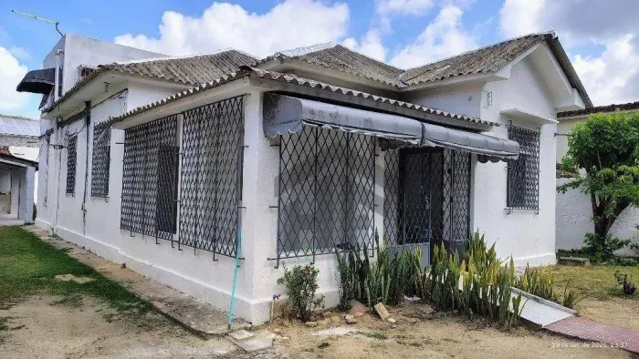 Casa de 2 pavimentos, 3 quartos para alugar, de 490m², localizada no Poço da Panela, Recif