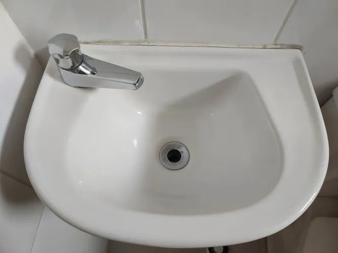 Cuba de cerâmica branca