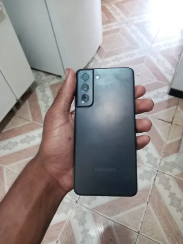 Samsung S21 FE - com listras na tela