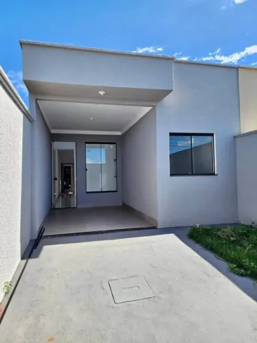 - Casa linda a venda