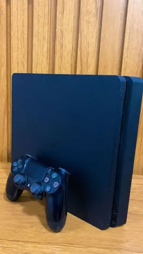 PS4 SLIM + 5 Jogos + 1 controle
