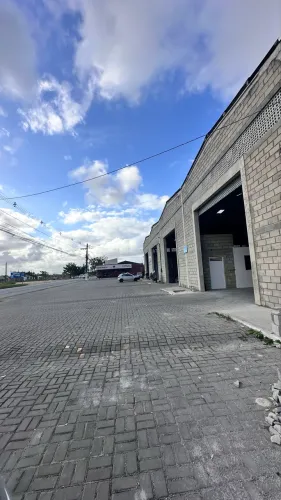 Alugo galpões novos na cidade universitária 