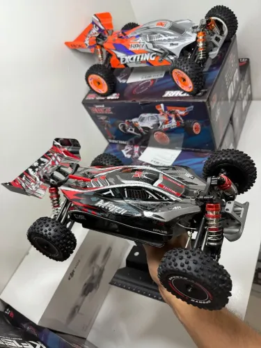 Carro de controle remoto 4x4 Profissional