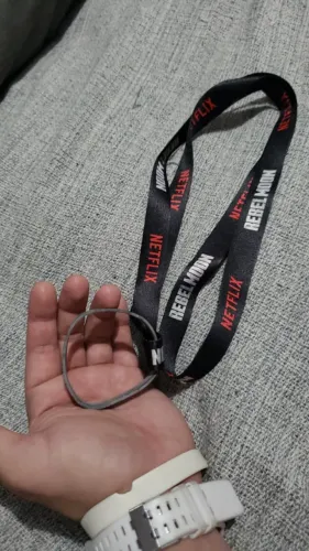 cordão tirante com porta copo silicone antiqueda / rebel moon / netflix