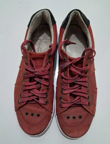 Tênis Casual Vermelho R$ 60,00