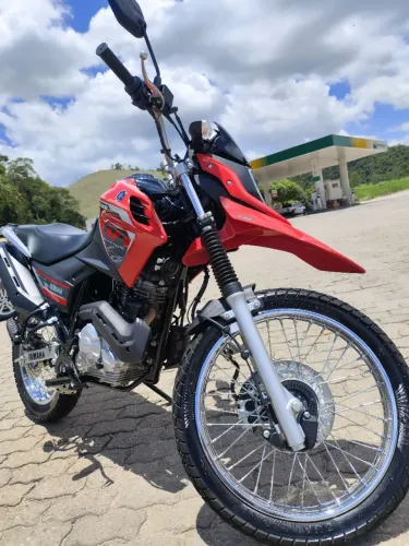 XTZ Crosser Z, linda moto, muito nova, econômica e confortável.