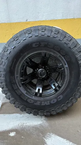 JOGO DE RODAS COM PNEU OFF-ROAD