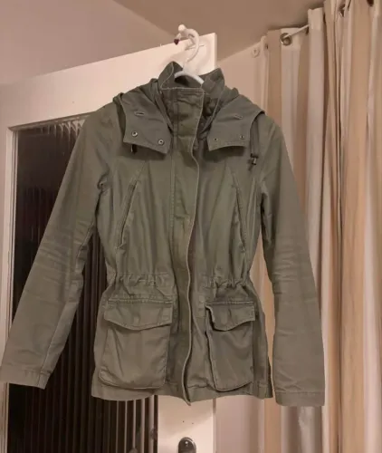Casaco H&M original. Comprado na Suíça ? 