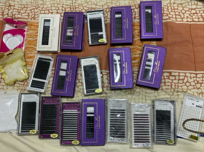 Lote de bandejas de cílios para extensão - Nagaraku, Glam Lash, e Dece Mars