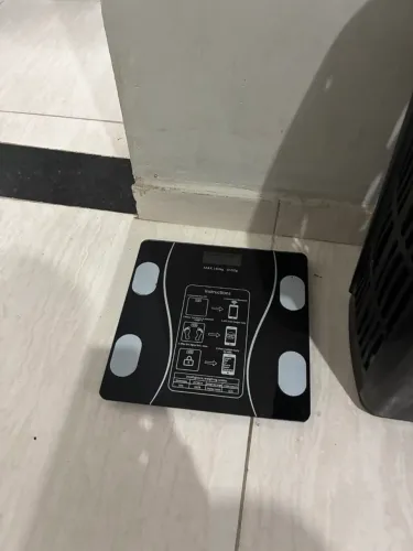 Balança digital + cesto grande para roupas